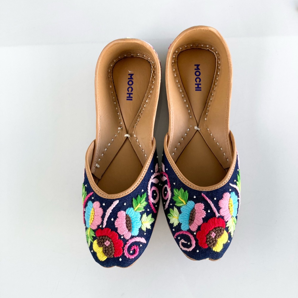Mochi Floral Flat Shoes from India, size UK 40 (US 9)